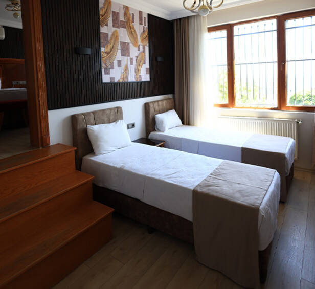 New House - 5-person-family-suit